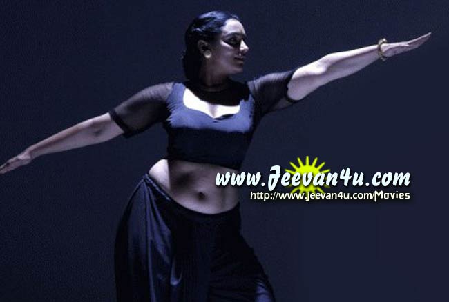 Swetha Rathinirvedam movie hot pics